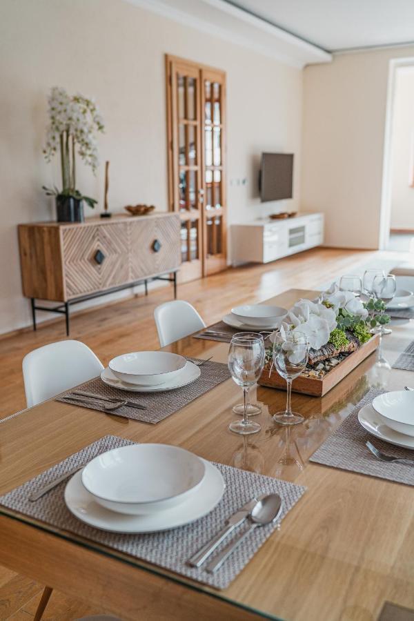 Executive 2-Bdrm Central Suite Ústí nad Labem Exterior foto
