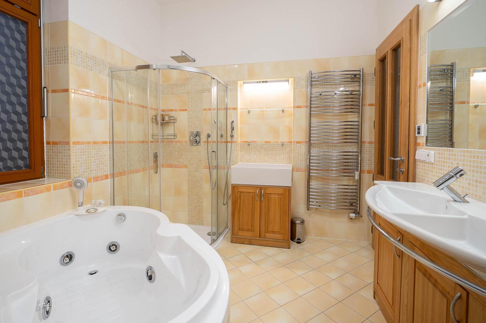 Executive 2-Bdrm Central Suite Ústí nad Labem Exterior foto